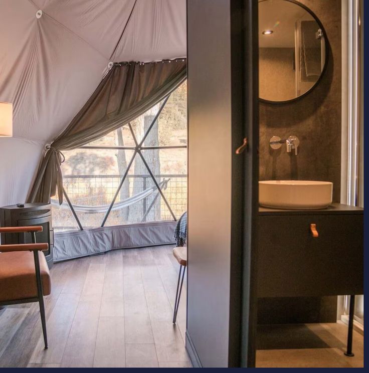 bath room arrangements in a Dome Home