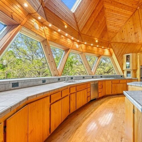 kitchen arrangements in a Dome Home